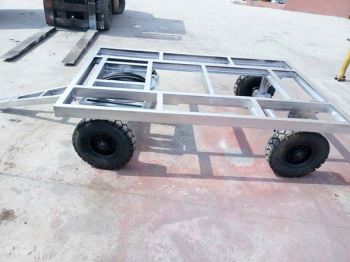 應(yīng)急發(fā)電機(jī)組拖車(chē)